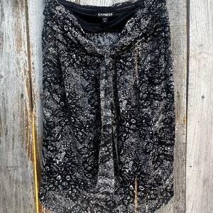 Express strapless top